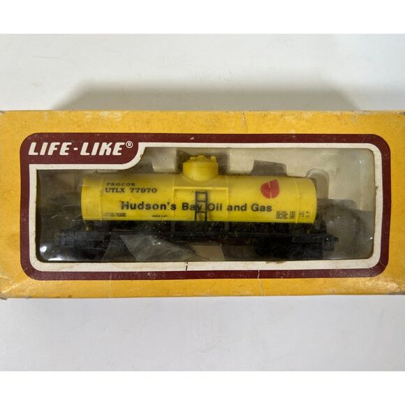 Life-Like HO Scale Model Trank Car - Hudson's Bay Oil and Gas UTLX 77970. - Picture 1 of 3